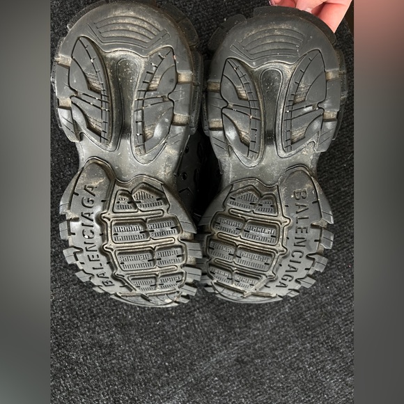 Balenciaga all black track sneaker size6 in very good condition - Picture 8 of 12